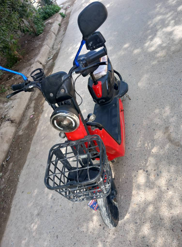 دراجه شحن نظيفه بطاريات اخو جديد دراجة تاخذها علا فحص سعر ١٢٥ بعقوبه مجسر المفرق  *********** بعقوبة, ديالى
