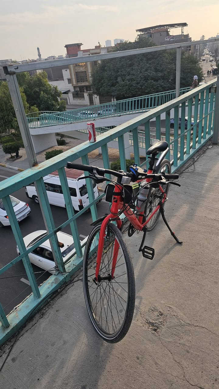 للبيغ c700
جحم 28
8 سرعات خلفية 
2 سرعات امامية 
نظيف اخو الجديد
يحجي ٣ لغات 
الوزن خفيف كلش
كلش مناسب للرحلات الطويلة و السرعة
انطيك ويا ستاند مبايل و باور 
بام حجم جبير 
نشرة مال دورية فول جمباز 
قفل اصلي 
قاعدة مطارة كاربون مقوى 
و جادر حتى تغطي حرامات يضربه الهوى
سعر ٣٢٥ عارضة لان محتاج فلوسه
ما بي اي نقص 
***********
