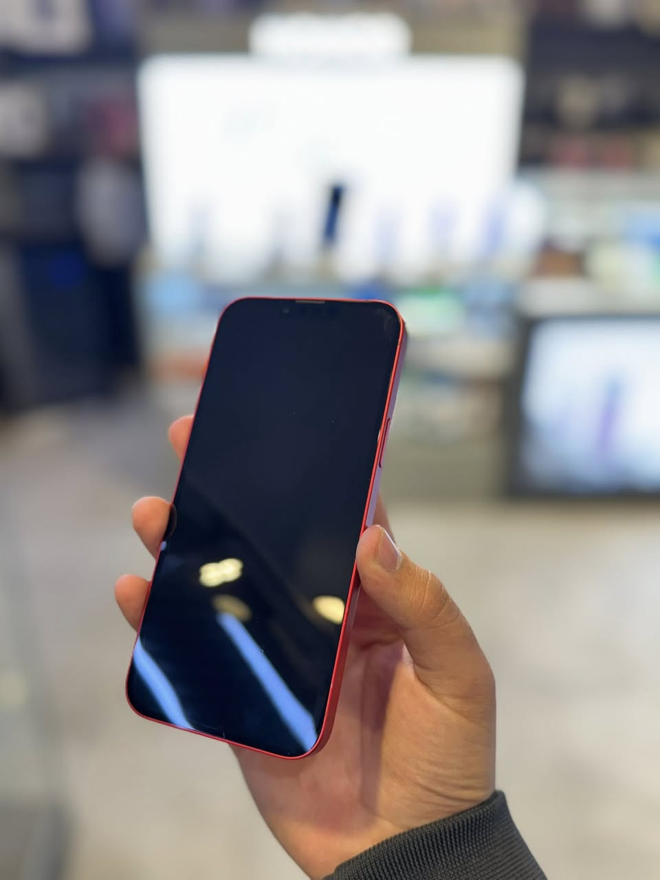 ايفون 14  ‼️PLAS‼️📱
ركز بلاس مو عادي يعني اكبر حجم بل 14

بطاريته كلش حلوه 89 🔋 يعني بعده جديد 
جهاز عربي شرق اوسط مو باله 
جهاز بلادي وتر 
ذاكره 128 
مكاني بغداد 
لل تواصل ***********
