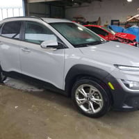 كونا موديل 2022 للبيع فقط فول مواصفات عدا الفتحه محرك 2000 دوش بجم كبس...