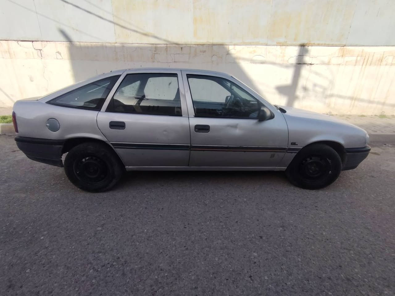 فكتر 1990 حجم 18المرغوب  سنويه جديد شرط وكاله تحويل 
تايرات جديد
باتري جديد
محرك جديد
كير جديد
كهربايات كوله شغال 
 صدر بلكارتون دبلات بلكارتون ٤ جديد دفتر بنزين مقدمله باقي بس استلمه   سياره دينار ماتصرف على  سعره 30
مكاني  محافضه جديد كركوك *********** كركوك, العراق
