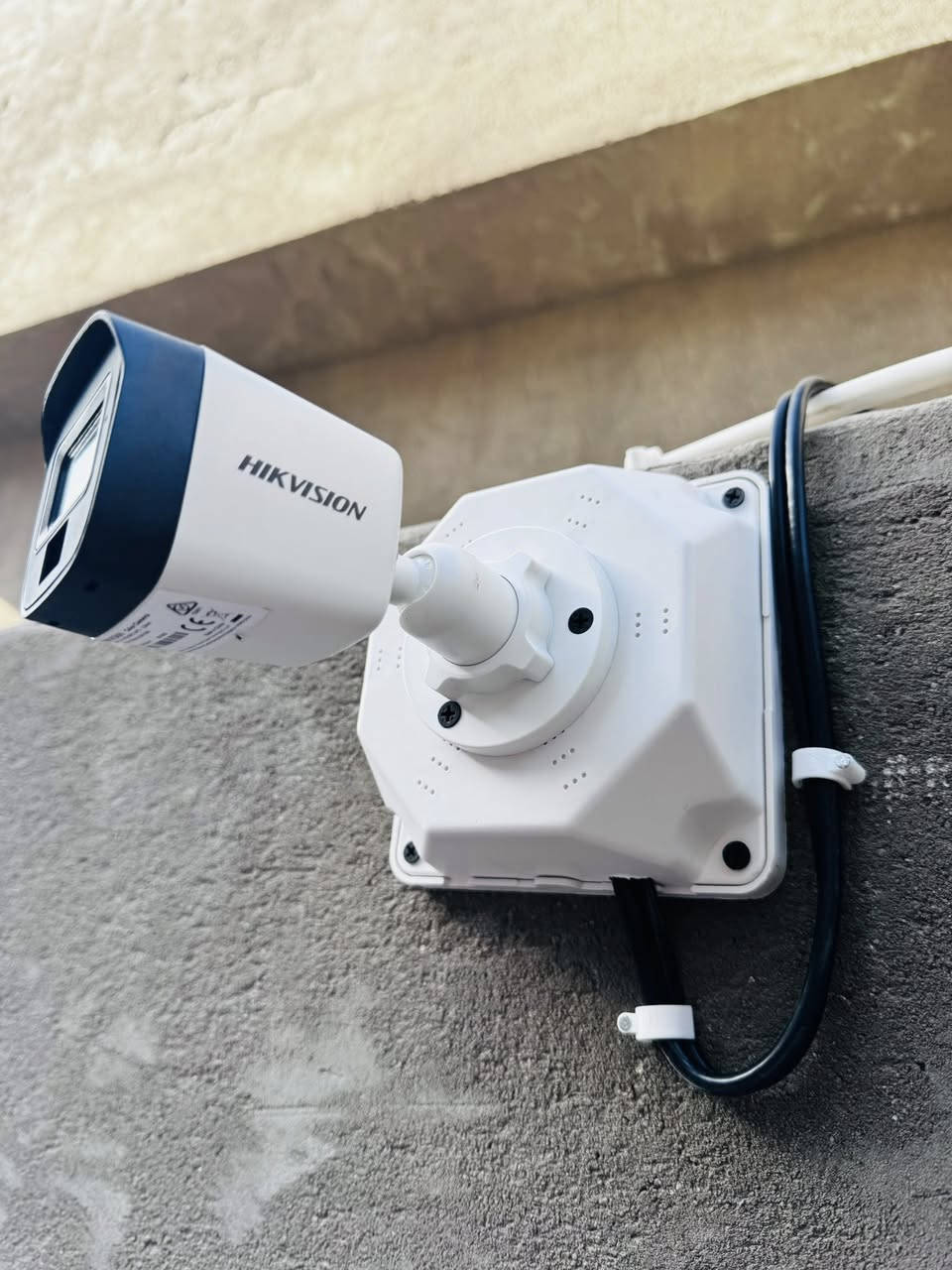 بفضل الله
🛑تم تجهيز و  تنصيب مجموعة من كاميرات المراقبة باستخدام كاميرات HIKVISION الأصلية، المعروفة بجودتها العالية ودقتها بالتسجيل عدد الكاميرات 4 (3)بدقة 2 ميكا  وكاميرا بدقة 5 ميكا وجهاز XVR من ماركة HIKVISION
إذا همّك الأمان وجودة الشغل،(مكتب الدليل) دايمًا حاضرين نخدمك 💼
للاستفسار :
(***********)📞
(‭0786 663 0903‬)📞
