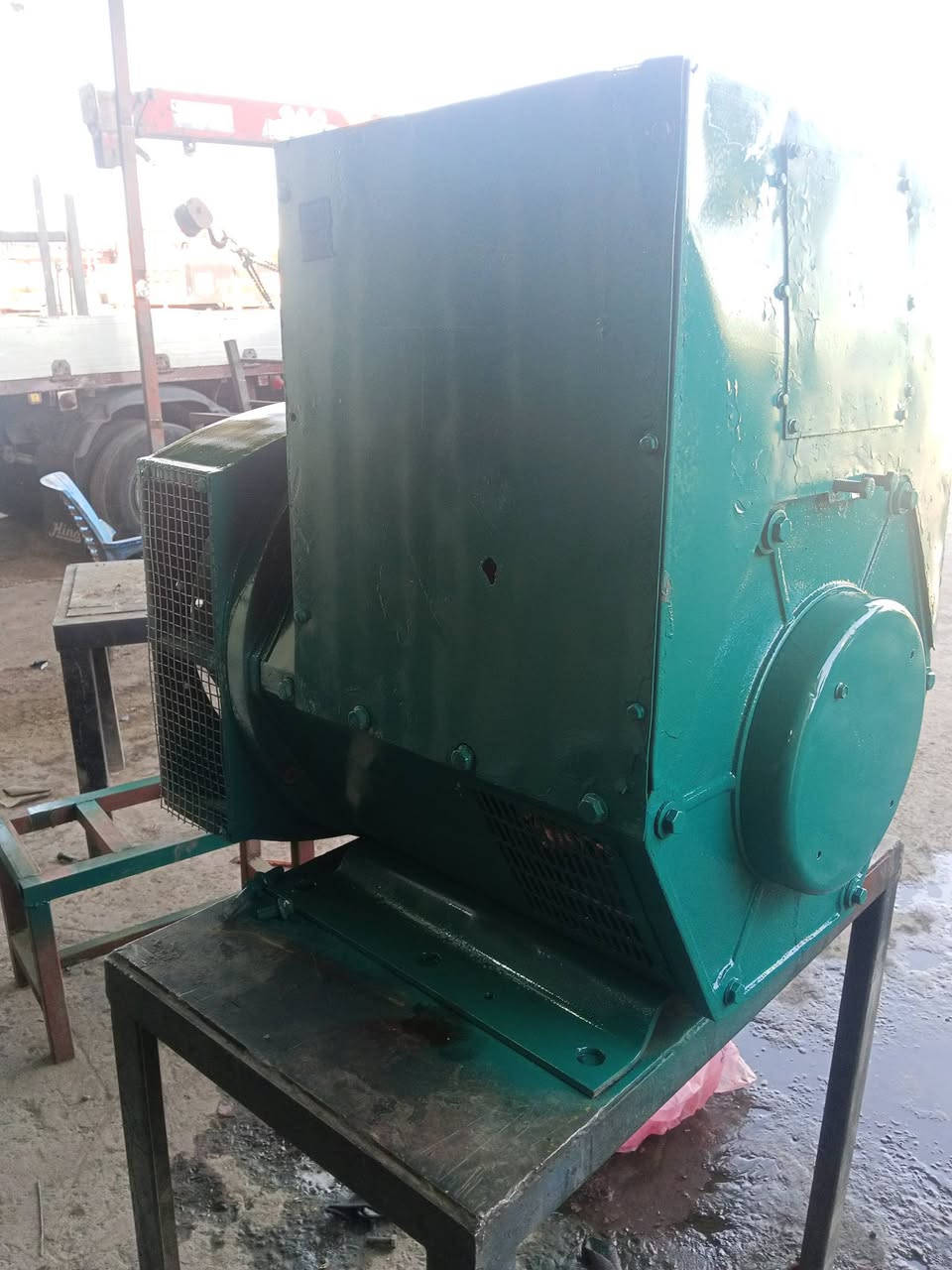 متوفر جنريتر  راس توليد  ستانفورد متوفر ضمان عنوان بغداد عويريج.     ***********/***********
350KVA ملفوف 25 $
300KVAابلادي 25 $
250KVAملفوف 18$
200KVA ملفوف 18$
100KVA ملفوف 12$
