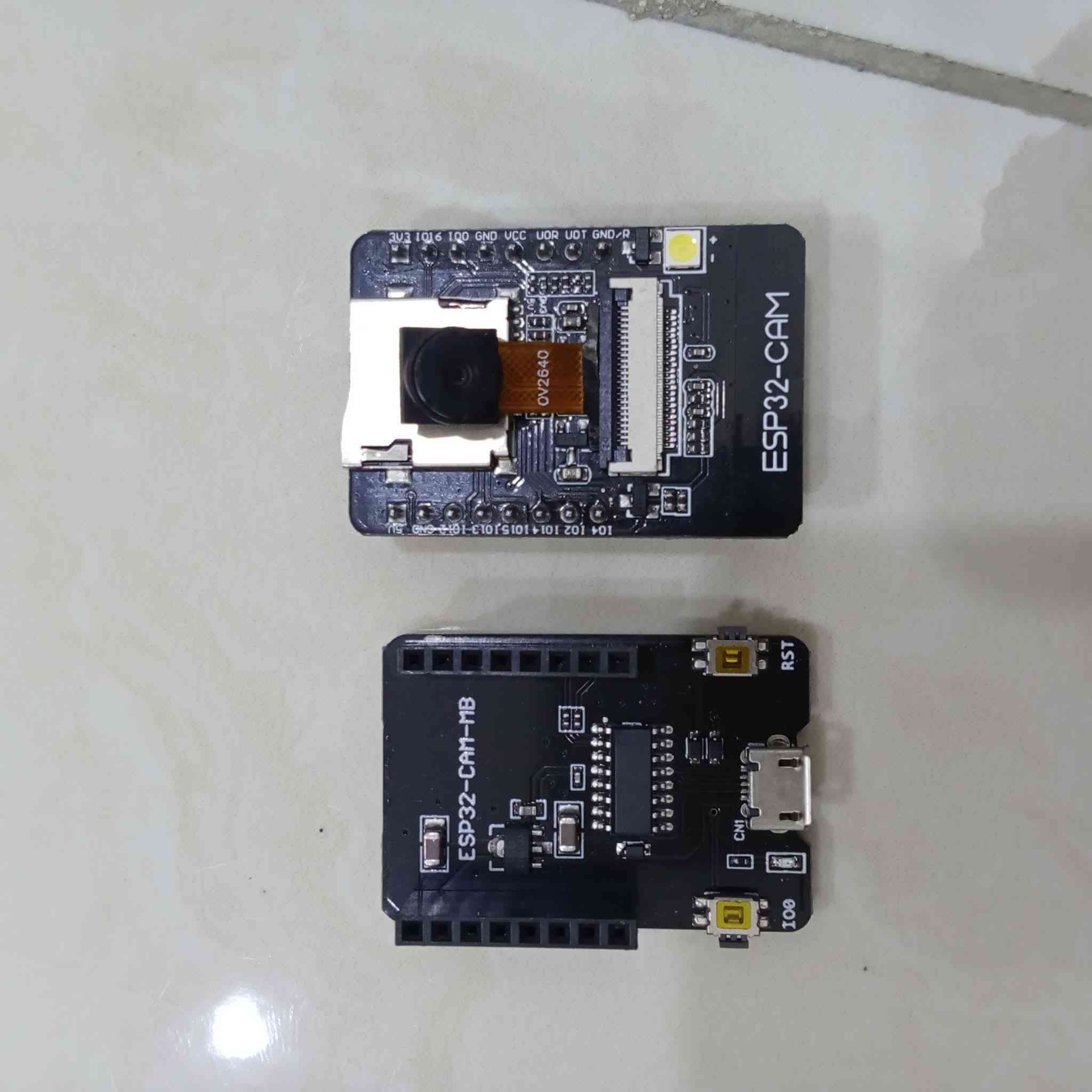 السلام عليكم ورحمه الله وبركاته 
بوردات ودرايفرات وطابعات وليزر وشاشات الامور كلها موضحه بالصور وموجوده اسعارهم 

الي ياخذهن كلهن اتساهل بالاسعار 
لان شويا مستعجل على بيعهم
التواصل خاص
او واتساب ***********
