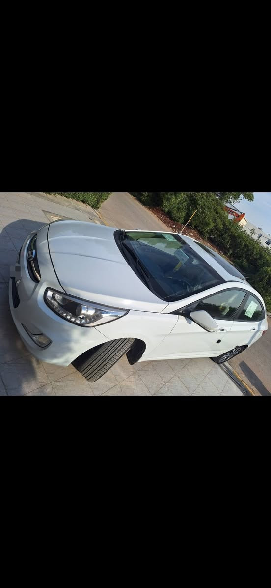 اكسنت 2018 خليجي رقم بغداد انكليزي مميز باسمي فول مواصفات لد امامي خلفي فتحة ٤ دسك شاشة بلادية كامرة خلفية اشاير بلمري ويل جبير محرك 1600 ماشية 62 الف جدا نضيفة ومحافظ عليه الاتصال ***********
