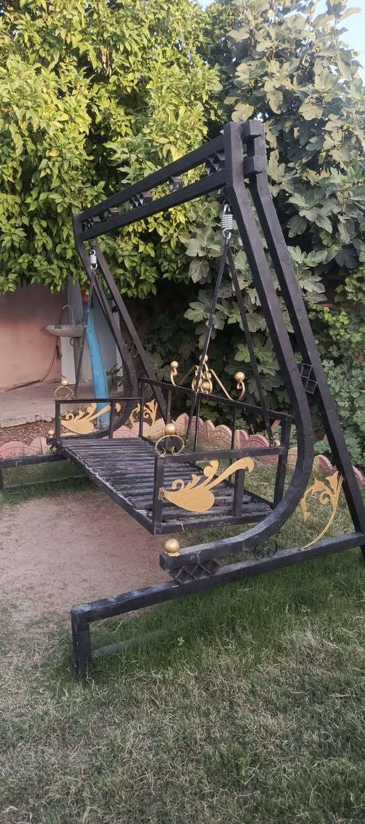 مرجوحه جديده السعر200الف ***********
