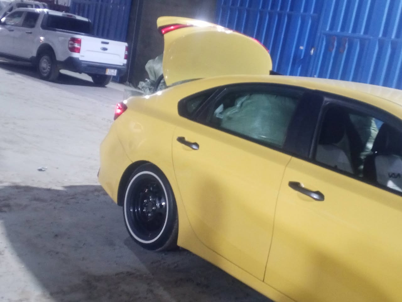 سلا عليكم لبيع KN موديل 23 سياره جديده مكينه كير تخم تاير حداديه كلا جديد سياره بيهة منضومه غاز 
تبريد ثلج ❄️ مكاني بغداد لسعر 147 وبيهة مجال 
‏‪***********‬‏ اتصل وتدللل ولسياره بيهة جاملغ. جهت لصدر مبدل
