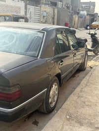 مرسيدس • ١٩٩١ • مضروبة كلير