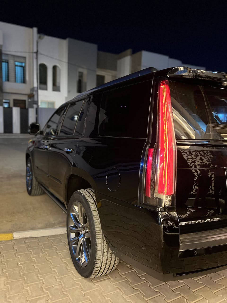 كاديلاك إسكاليد 2019 بلاك أدشن (فول)

الفخامة الامريكية
خليجي (وكالة المنصور)
سيارة جديدة حيل
مغلفة PPF بالكامل
السيارة معاها كتاب تضليل بالسنوية
كتلوكات الشركة موجودة
عدة السيارة البلادية كلها كاملة موجودة

محرك 8 سلندر 6.2
محرك وكير بشرط (مامفتوح)
طخم تاير جديد
السيارة باسمي (تحويل مباشر، هزة جديدة، سنوية 2030)
السيارة أحلى من الصور
ماشية 51 الف كيلو

المواصفات (فول):
سلايد روف
شاشة كبيرة + شاشة لمس
ثلاجة
نظام اصطفاف ذاتي
أنظمة قيادة (Sport، ثلج، اقتصادي)
صندوق شفط
كشن جلد + تبريد وتدفئة
كاميرا 360
حساس خلفي وامامي
5 كاميرات
شحن موبايل
سقف DVD
كلش عيبات
كاميرا فول HD
يدة بصمة
ليد دوسة ويده باب
دوسة كهرباء
كامل زينون
رادار امامي وخلفي
داخل كامل قرميدي
كشن خزن
كامل سماعات بلادي
داتا شو
مرايات جانبية رادار
قاصة
كشنات خلفية كهربائية

مكان السيارة: الكوت
السعر: 🟧 السعر علق يوصلك السعر 📮
للاستفسار: *********** / ***********

#كاديلاك_اسكاليد #اسكاليد_2019 #بلاك_ادشن #وكالة_المنصور #الكوت #8_سلندر
