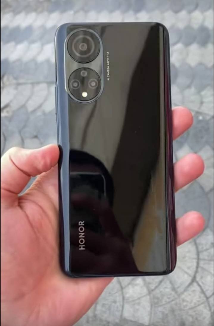 سلام عليكم للبيع هونر اكس سبعة لون اسود ذاكرة 128 الرام 4 جهاز فول نضافة عدة هاي الضربة الي بل كامرة او مامئثرة عليهة باقي كلة بلادي بل شرط سعر 100 بي مجال قليل مكان كركوك  ***********

