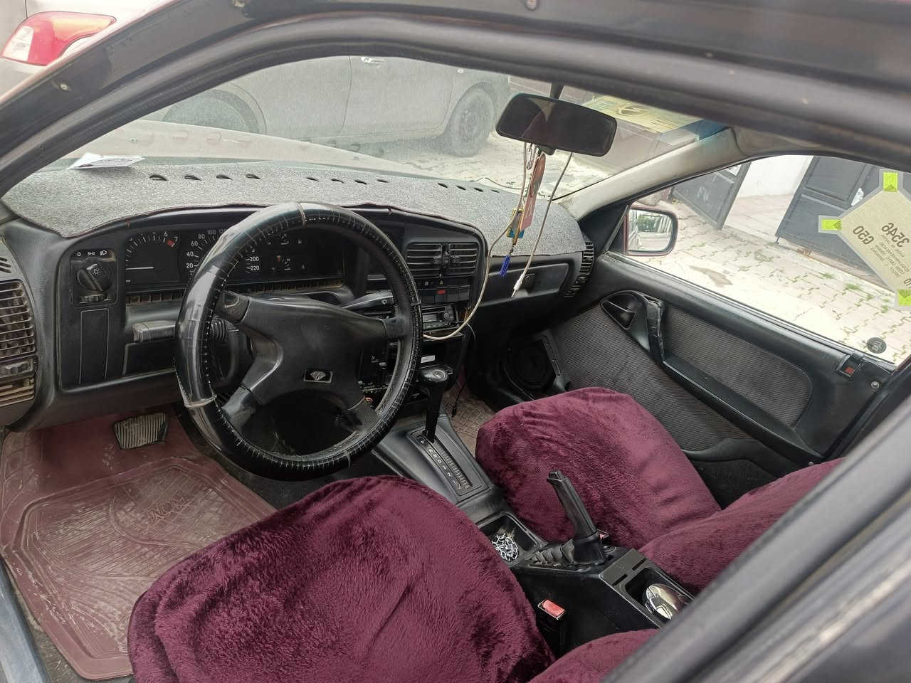 اوميكا 92 شرط محرك وكير 20 بلادي اوتماتيك وشرط التحويل و الوكاله رقم كركوك وبيها بطاقه بنازين بدون دواخل والسنويه لل 28 تخم تايرات جديده وصدر امامي جديد السياره خير من الله السعر 38 وبيها مجال بسيط ***********
