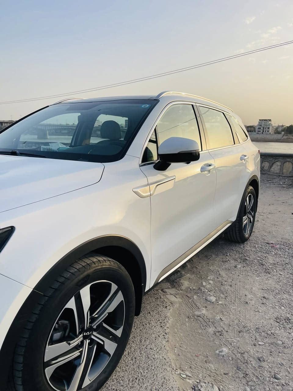 سلام عليكم
للبيع 

سورنتو موديل ٢٠٢٣ خليجي فور اكس اعلى مواصفات 

رقم بغداد 

ماشية ٤٨ 

ستة سلندر

فول مواصفات واحد على واحد 4X

بصمة

بانوراما 

فورويل 4X4

كشنات تدفئه تبريد 

خمس كامرات 

كير ماوس 

سايد برك بصمة

مري شفط 

كشنات كهرباء 

تشغيل عن بعد 

صندوك كهرباء 

حساسات 

في وضع الاشارة تشغيل الكامرة 

كيجات اربع اشكال 

شاحن واير ليس 

السعر ٣٠٥ وبيهة مجال 

مكان السيارة بغداد 

*********** 

مكفولةفقط بارد بسيط مأشر بل صور
