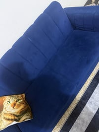 كنب • ٩ مقعد • ما بي ضرر