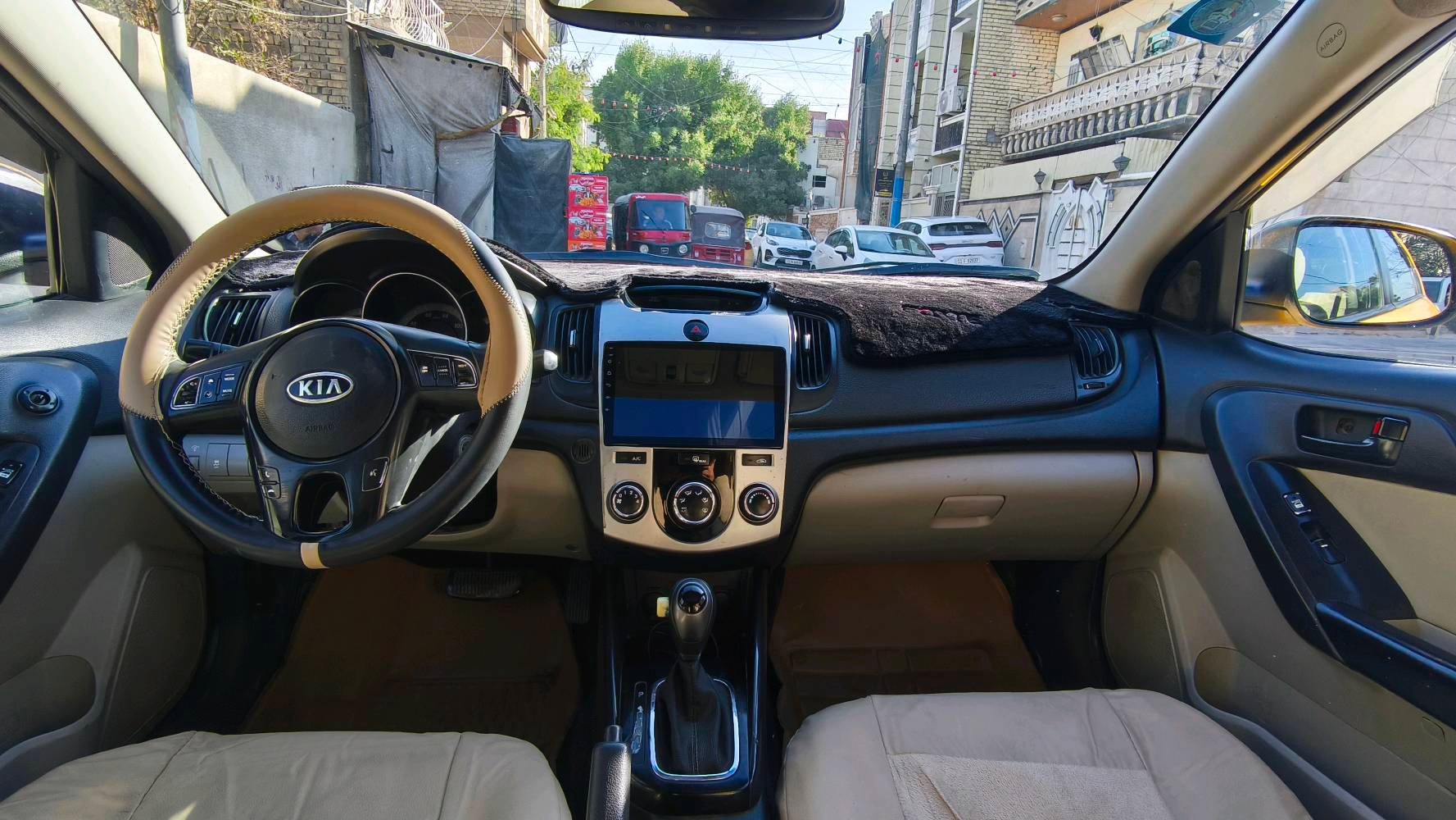 السلام عليكم 
فورتي موديل 2011 محرك الفين دوش حادثها قطعة وحدة مال امريكا
كير محرك كفالة بلادي
تبريد تدفئة شغال 
فول مواصفات تحكم ستيرن جهتين فتحة اشاير مري
رقم بغداد انكليزي هزة جديدة 
صدر كامل جديد مع ضمان 6 شهر
مشط ستيرن جديد مع ضمان 6
بور ستيرن جديد كامل 
مجاول وبلكات ونوزلات جدد
دوشمة ومنظومة لايت LED كاملة
جامة أمامية اصلية جديدة 
تخم تاير جديد 
مصفرة غرامات وهيئة
السيارة ماعايزها ربع دينار نظيفة وجديدة بمعنى الكلمة
العنوان بغداد الدولعي
***********