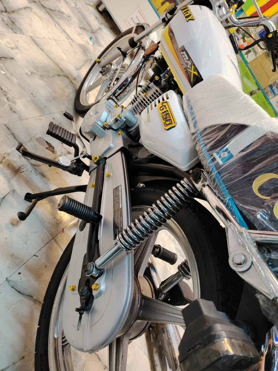 ياألله
سيفان جديد موديل 2019 مسجل سنويه وكامل تحويل ثاني يوم السعر مليون 
الاستفسار...***********
السكن رمادي تأميم...
