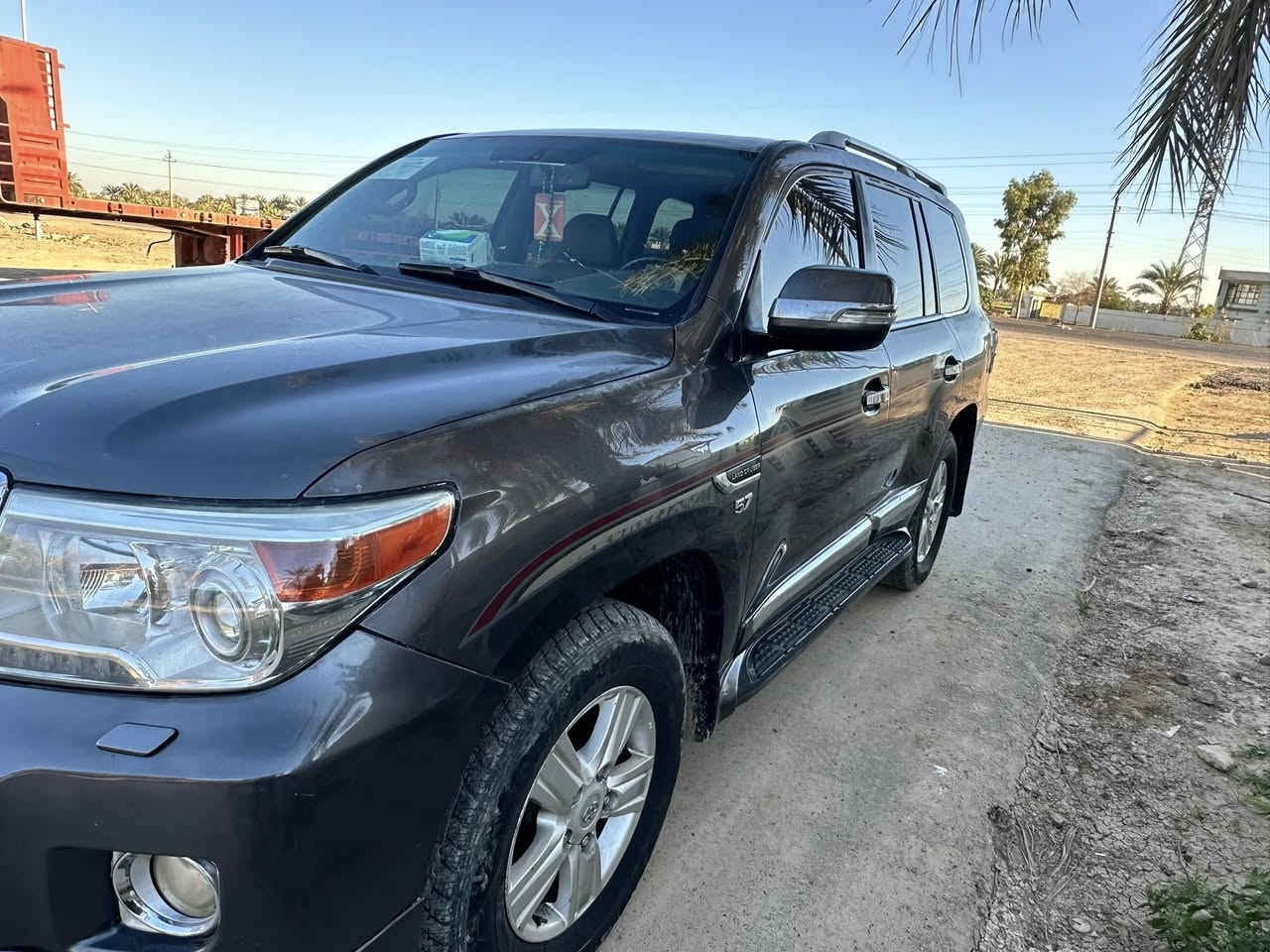 السلام عليكم لاندكروز ٢٠٠٨محدث١٤فقط لايت ودعاميه بدون ضرر ***********/***********السعر ٢٧٥مع مجال للشراي
