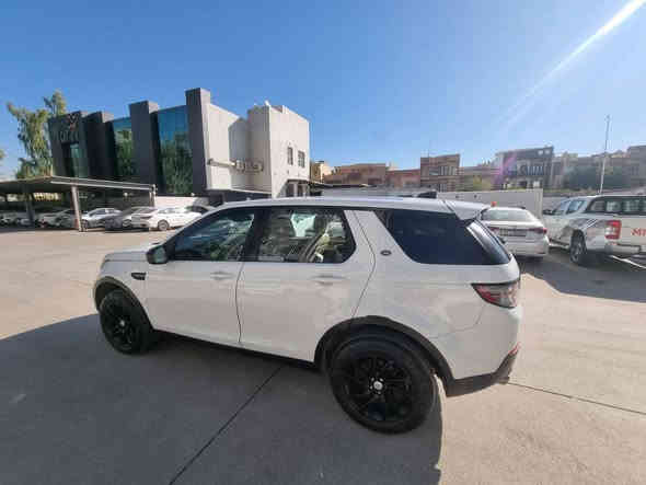 لاند روفةر ديسكفري 

فول موسفات 
٢٠١٧ hse
قطعتين 
باب ،كدام بدون دواخل 
١٥٥ $
***********
