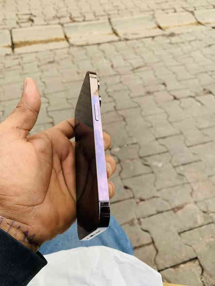 السلام عليكم شباب ايوفون ١٤ برو فقط ذاكره ١٢٨ بطاريه ٧٩ تلفون كلش نضيف ولا مفتوح ولا مبدل أي قطعه علا وضع البلاد وبي ضربه بل اكلاس غير هاي كلشي مآبي مكفول سعر ( ٦٠٠ ) وبس مجال مكاني مدينه الصدر ***********
