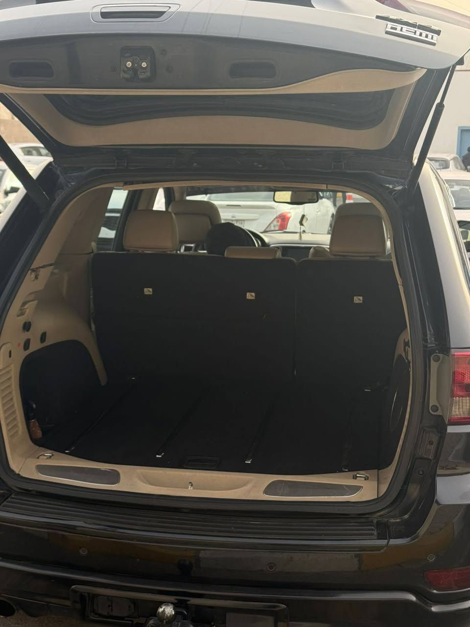 جيب 2011 كفااااله 
فوووووول مواصفات
ميحتاج اذكرها هاي الصور كدامك
ماشيه ٩٠ زيرو
مكينة 5700
***********
***********
اتصل لتراسلني الرقم بي واتساب ✔️ بغداد, العراق
