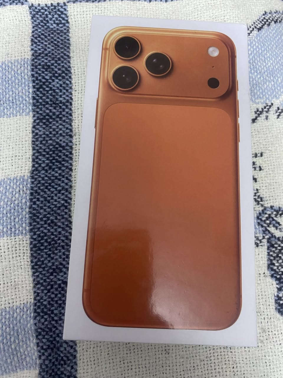 السلام عليكم
طلعلي بالامزون ايفون كوبي ١٧نظام اندرويد الي يريدة يخلي سعر وبالعافية علي


**إذا كنت صاحب هذا الإعلان وتريد حذفه لأي سبب، رجاءا أرسل رسالة إلى الدعم الفني**