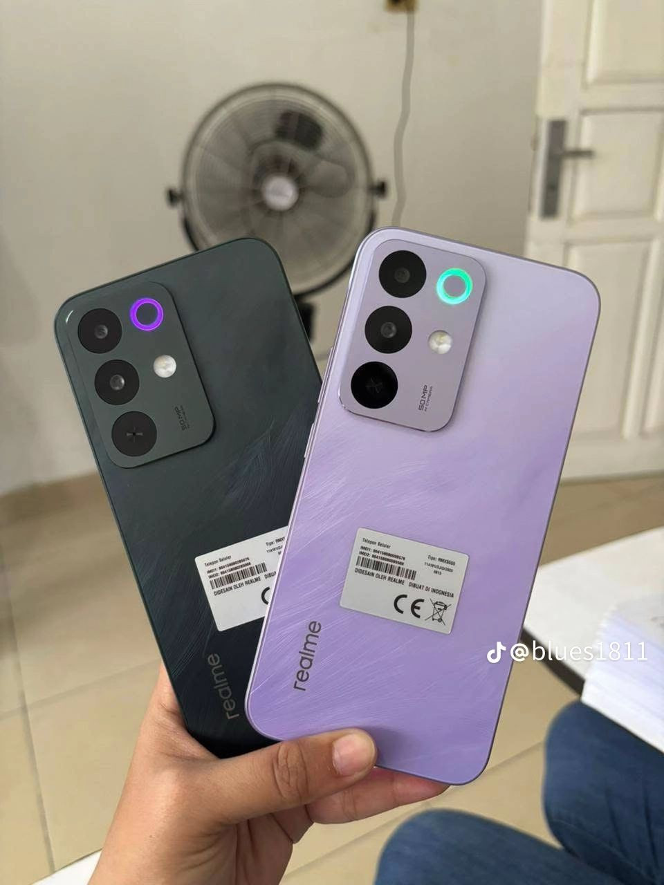 👈الافظل 💪دائماً يتوفر لدي تطوير فون للهواتف الذكية 

الجديد من ريلمي
مواصفات هاتف ريلمي C85 

- *الشاشة*: 6.8 بوصة IPS LCD بدقة 720x1570 بيكسل ومعدل تحديث( 144 هرتز)
- *المعالج*Snapdragon 685
- *الذاكرة*: 256
- 8+16
- *الكاميرا*: كاميرا خلفية 50 ميجابيكسل وأمامية 8 ميجابيكسل
- *البطارية*: 7000mAh
  شحن سريع 45W
- *نظام التشغيل*: Android 15 مع واجهة Realme UI 6.0
- *المقاومة*: IP69 Pro مقاوم للماء والغبار بدرجة حرارة 80°
ويتوفر لدينا نظام التقسيط المريح 
كل ماعليك زيارتنا لموقعنا واسط/النعمانيه 
شارع ابو مهدي المهندس قرب اصايل حلب
 للاستفسار اكثر مراسله الصفحه او الاتصال على الارقام التالية 
***********
***********
