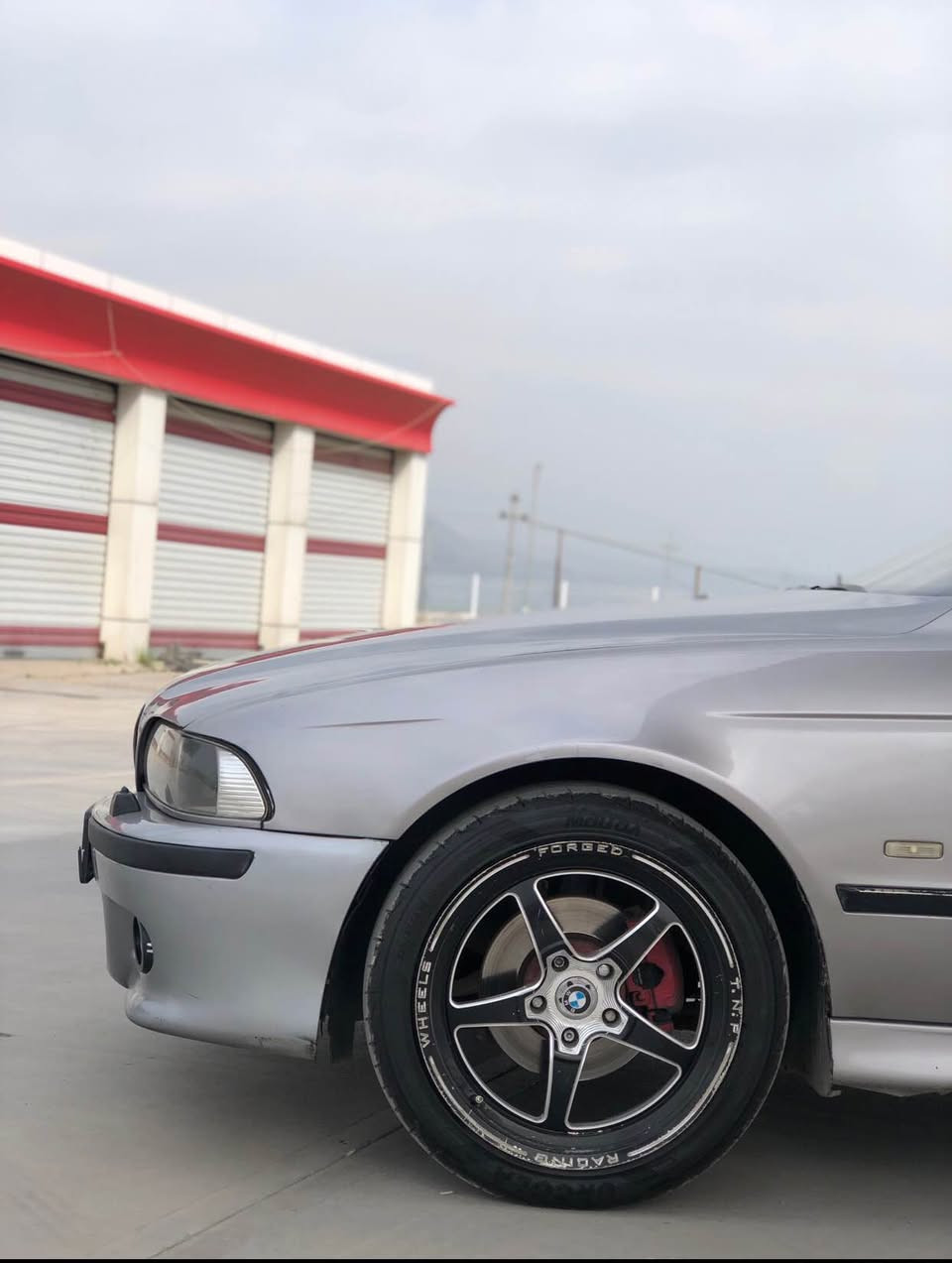 فرؤشتن و گورينه وه

بيئيم سه قه ر ٥٢٥ 

مۆدێل ٩٨ کامل کراوە بە ٢٠٠٣

فول مواصفات 

مه نه فيست ئه صلى ابرايم خه ليل

نموونه ى جوانيه 

گه نجانه يه 

سلايت شوشه 

ده عمى پيشM

ده عمى دوا M

عه ته رى M

لايتى M

تؤماتيك 

ده بل گير 

٤جام كاره با +ئؤتؤ

ته بريت سارد و گه رم له سه ر سويچ

ناو ره ساسى 

كوشن جلد 

كوشن هيته ر 

سوكان ڤؤليؤم

شاشه ئايپاد 

٤تايه و ويلى لؤكى بيلادى له ژيردايه 

 بى ده عم بي ليدراو 

بوياخ سه قف و حيزام به شه رت 

به شه رتى گير و مه كينه و ئه كسل و 

ته وره قه و مه نه فيست و هه موو شتى 

شوێن : زەڕایەن

***********
*********** ڤایبەر و واتساپ دار بنديهكان, السليمانية
