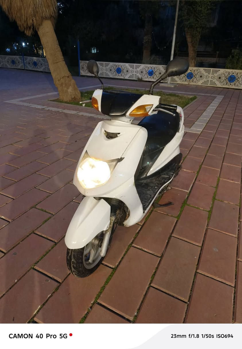 سكنس  ياباني  ستان حساس  سرعه  ١١٠اولا  سلف  هندر  نكره كهربيات  كلها  شغاله  كيج بانزين وكيج سرعه  شغال دبلات شغاله  شلعه  ومعدل  فول  كلجات  رياضيه  شلعه  ومعدل  قويه  قفل  ستيرن  دراجه  مناقصها  اي  شي   شغل واطلع  مكاني  العلاوي *********** سعر ٤٠٠ وبيه  مجال  بصيط  حك جيه
