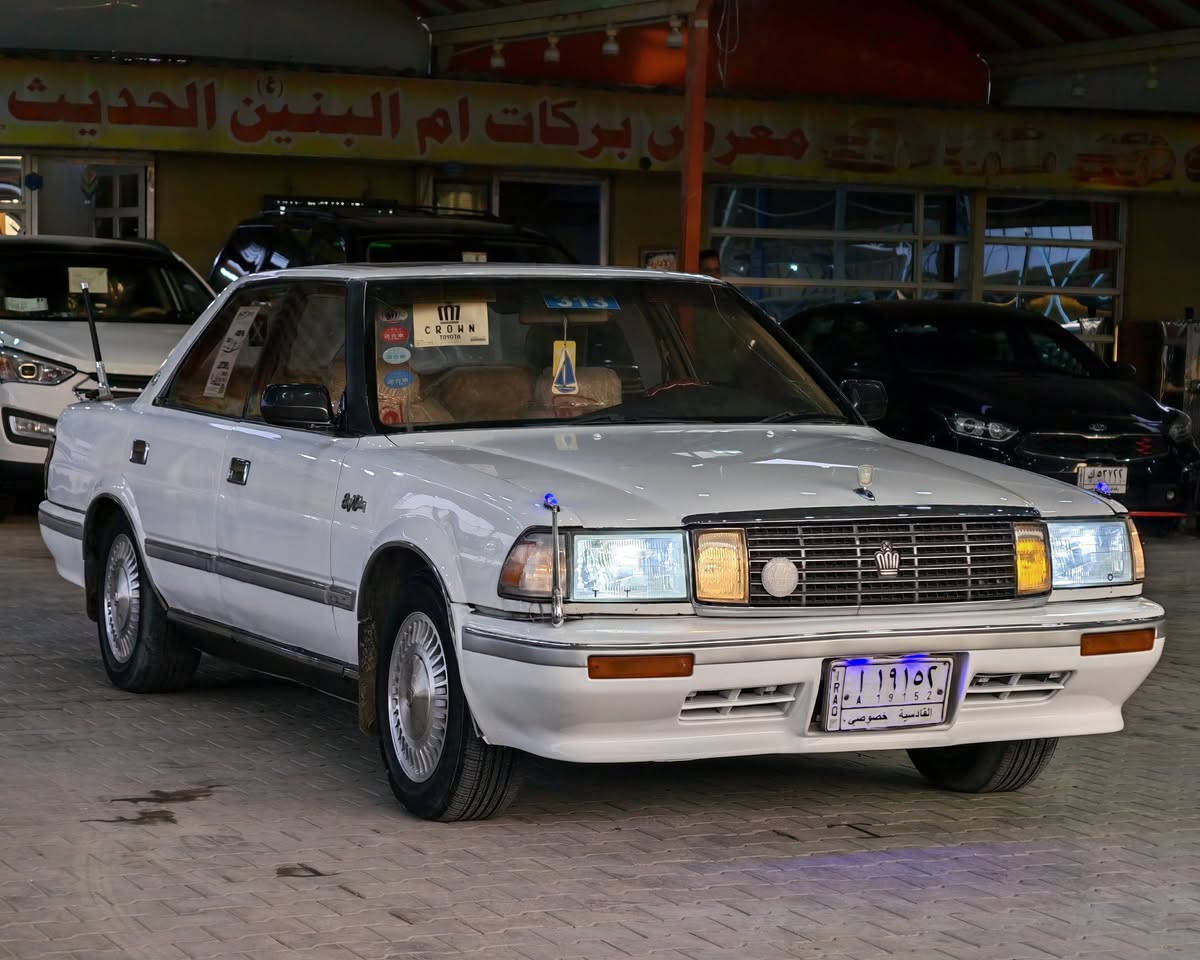 سلام عليكم
كراون سوبر هارتوب 1990
فول فتحة 
لون ابيض كفاله عامه 
بيها مكانات تصليح خياس فقط مكفوله من الصبغ العام والكص والضربه والعيب الشرعي 
مكينة 2500 كير ومكينة جاهزات
تخم تاير جديد حدادية زينه
رقم قادسيه تحويل مضمون

السعر 55 وبيها مجال بسيط 
مكاني نجف ***********
