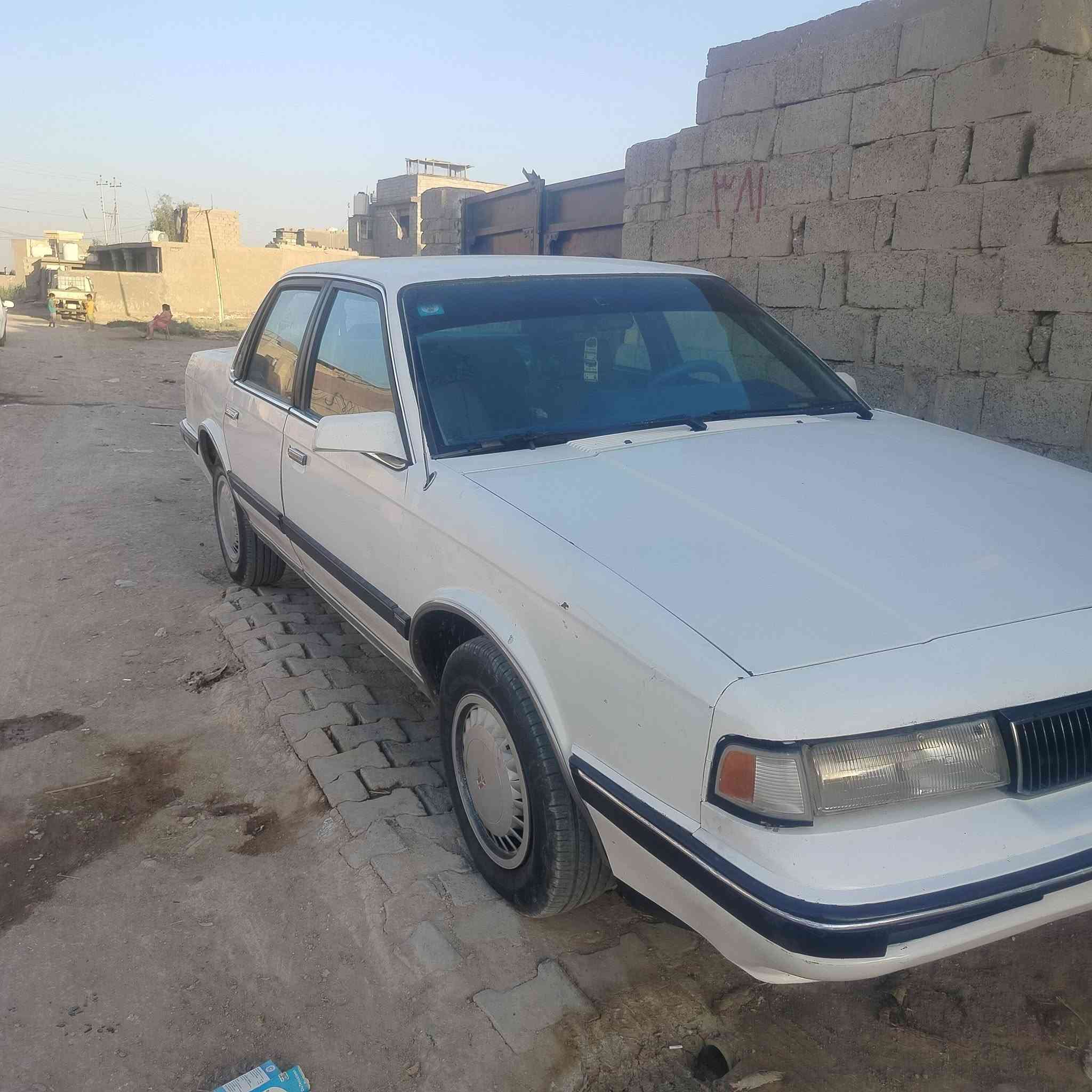 السلام عليكم سيارة اولدز للبيع رقم بغداد موديل 90 نضيفة كاملة من كلشي نقصها كمبريسر سيارة بلادية بيها بس تلث قطع صبغ اثر جراد للاستفسار الاتصال على الرقم ***********
