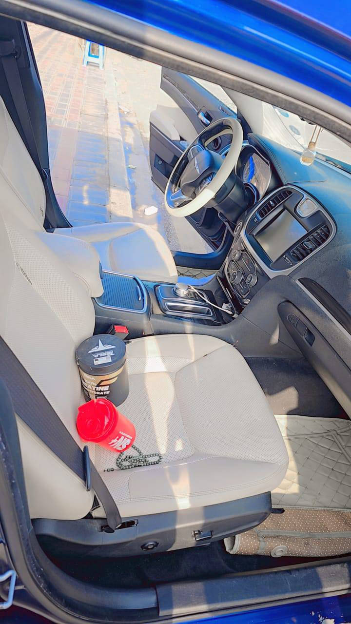 سلام عليكم اوباما للبيع لون مميز موديل 16 اصل مرمزه 22 سياره بيه جاملغ تبديل اثر طخه و جاملغ الثاني كلير فقط داخل عسلي كير مكينه حداديه خير من الله 
اتصال***********‬‏
‏‪
