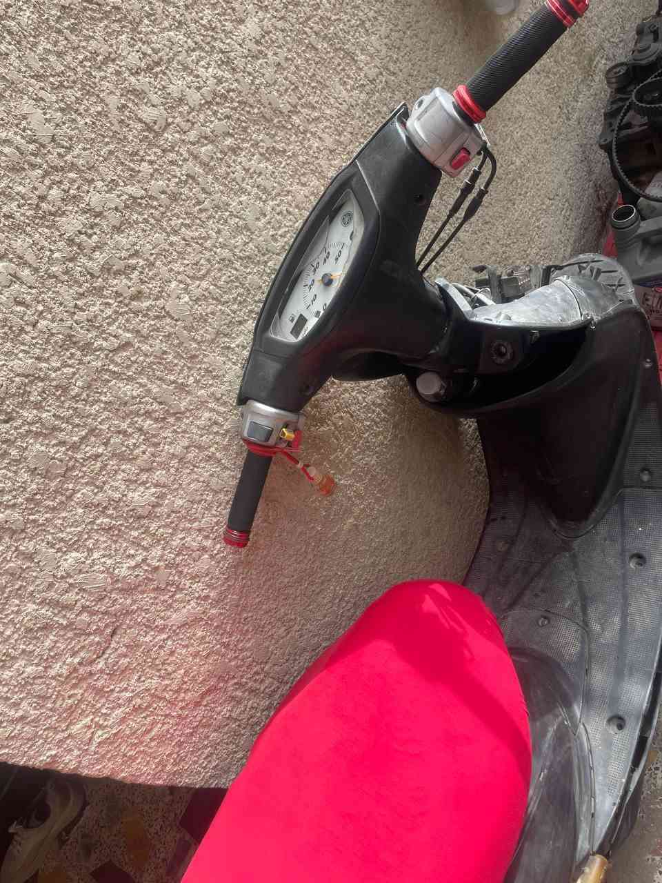 دراجه عصفوريه 60
للبيع كوم حديد تشتغل بس متمشي
وياها صالنصه وستان
والتايرات جديدات
السعر 100
عنوان بغداد مدينه الصدر
الرقم ***********
