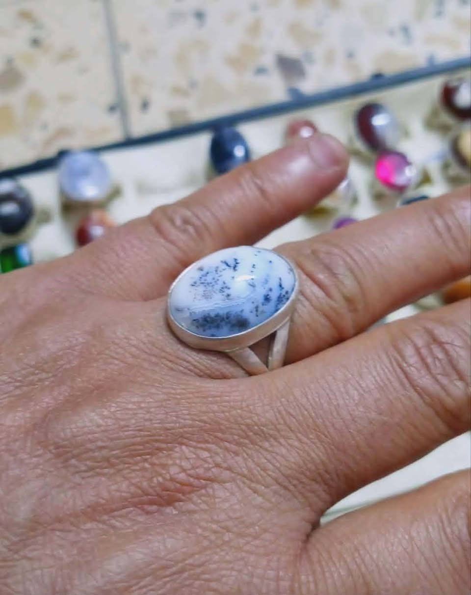 منو يصيده..عقيق يماني جمال ودلال فضه 925سعر 33الف فقط مع توصيل واتساب ***********..
