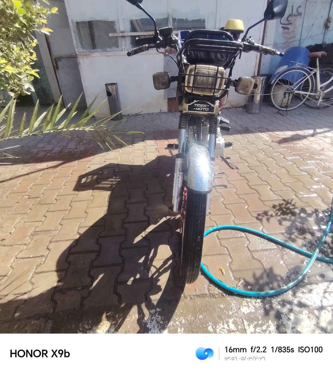 دراجه موديل 23 دراجه نشاط خير من الله منفيسها وياها 
رايدها ب550 بيها مجال شي بسيط للتواصل خاص اول هنا ***********
