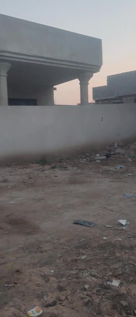 بيت للبيع. 400متر حي الرباب.
بيت مرتب وحلو 
سند 25قرار. مرمم جديد
نقصه بس مي وكهرباء
عنوان البيت كربلاء قرب اسيطره البراهيميه حي الرباب
يبعد عن الشارع العام 600متر خدمات كامله وتبليط وارصفه مشتغلي جديد
للتفاصيل اكثر.
*********** وسام ال كميش
*********** مختار الاسدي الاسدي
