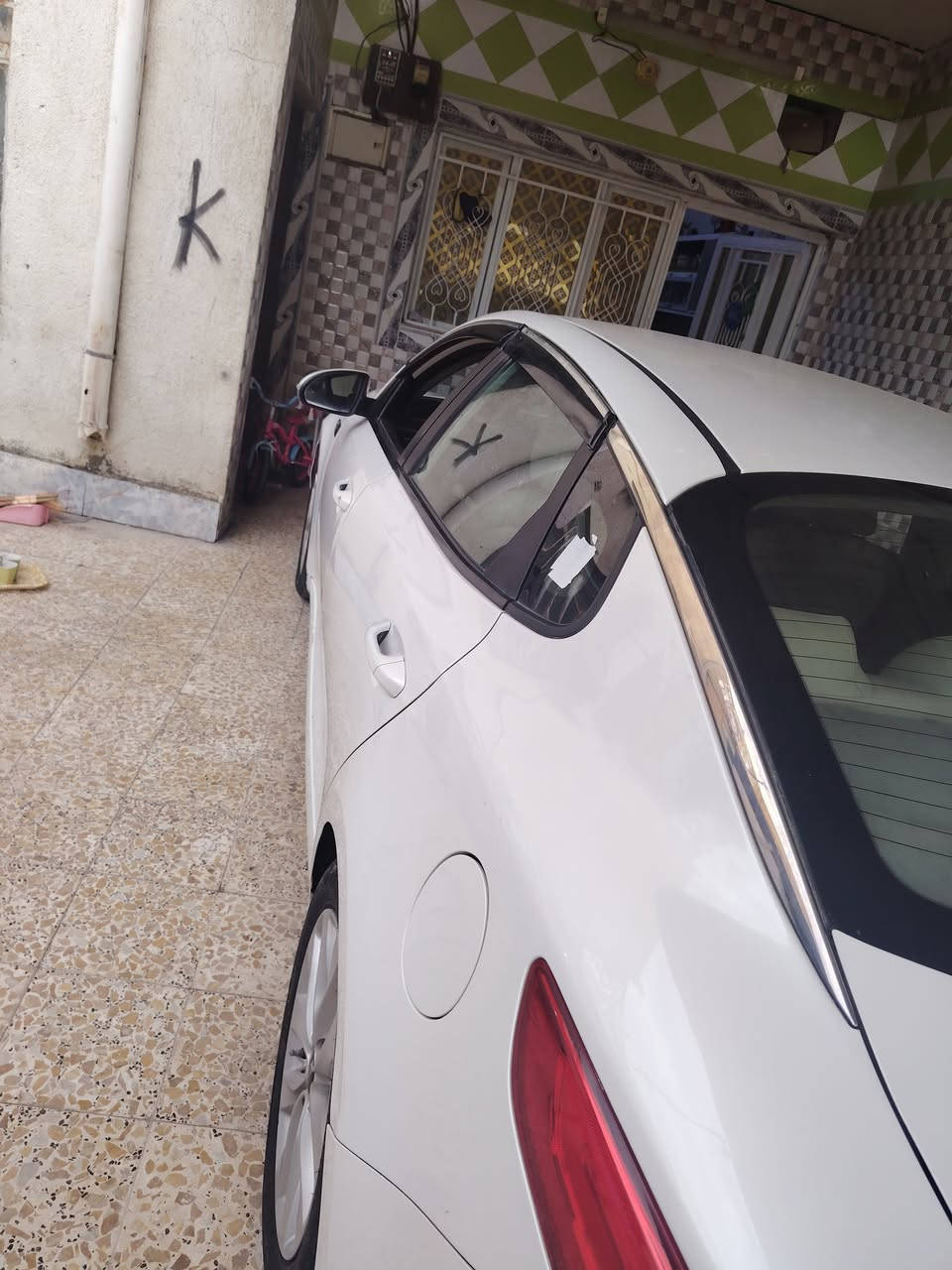 سلام عليكم اوبتيما خليجي مديل 2018 رقم بغداد بسمي سياره بس بنيد مرشوش سعر على رقم ***********
