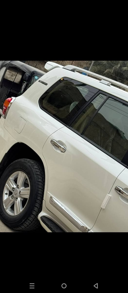 لاندكروزر 2015
كفاله عامة
ماشية 144
مكينة 8 4600
تخم تاير 
حدادية جديدة 
بيهة كم BDR ما بين اصلا
وصبغ نص الدعامية الامامية فقط
السعر 425$
***********
***********
