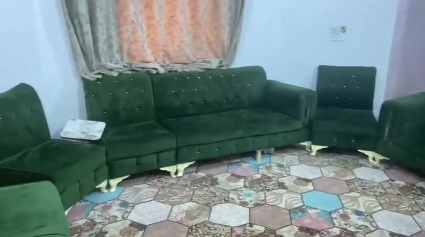 السلام عليكم تخم جديد مستخدم قليل للبيع تخم الواحد 275 وبي مجال  الف 
مكان ناصريه مركز ***********
