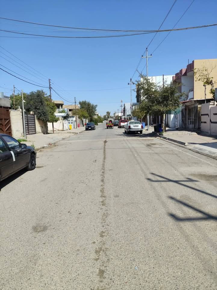 عقار للبيع عباره عن اربع مشتملات
مساحه 250 متر واجهه 10في 25 على شارع عريض عشرين 
وارد شهري 725 ألف
موقع مميز جدا منطقة هادئة قادسيه خلف مصور كوداك 
السعر 185 مع المجال 
للاستفسار الاتصال ***********
او مراجعة مكتب القاسمي للعقار الفرع 3 عنوان المكتب حي الأسرى مقابل صيدلية الجواهر
