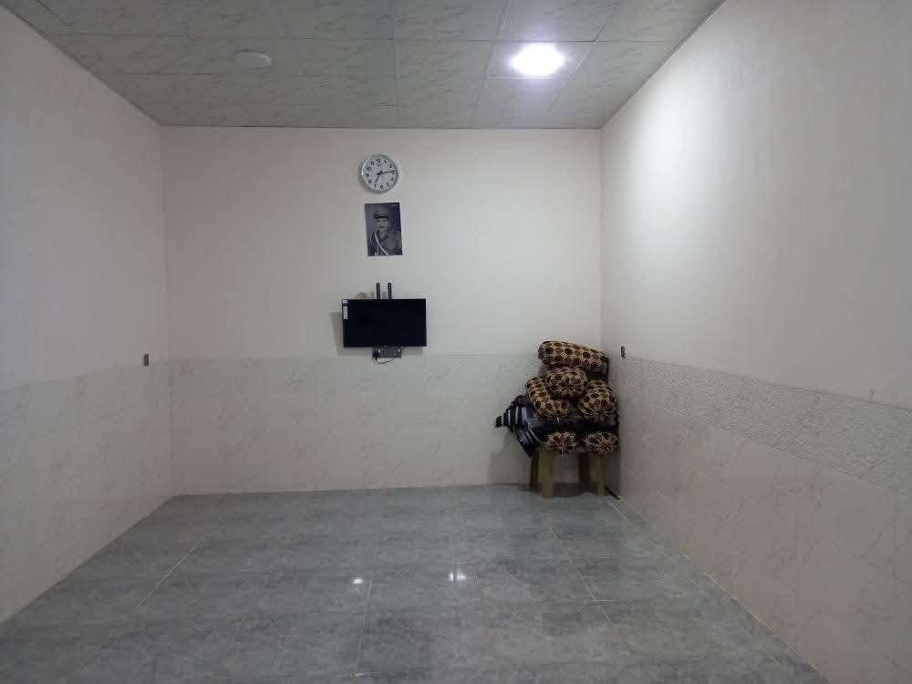 دار للبيع 200م طابو صرف بسم شخص واحد حي ازوراء 77 قرب المستوصف طابقين وبيتونه ع شارع 20 وساحه طابق لأول كامل ماناقصه شي  وطابق اثاني بي نواقص نضام دكت ٠٠؟مراوس يصير بغير منطقه ،،،؟ سعر المطلوب 150 ومجال
*********** ....
***********
