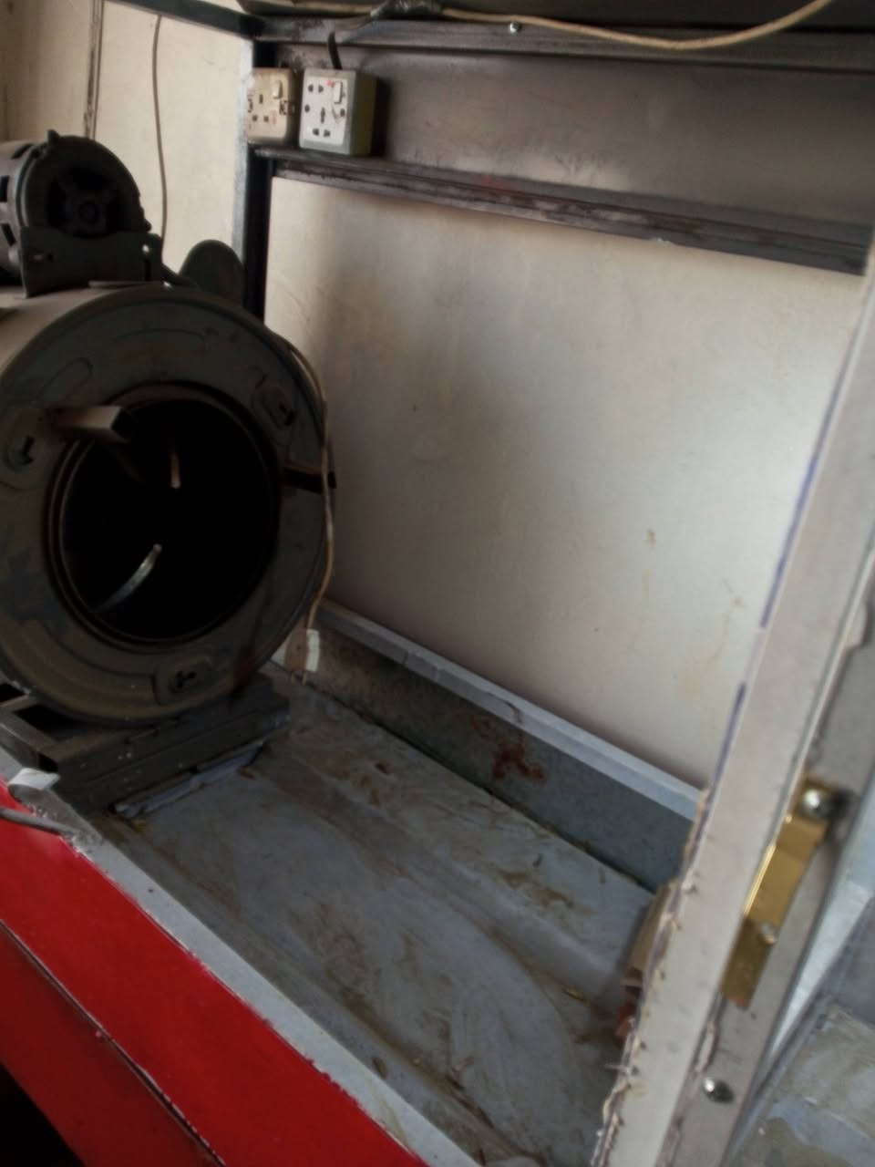 السلام عليكم مكينة حب وبيهة خانة مال چبس نضيفة سعر 250 وبيهة مجال واتساب ***********
