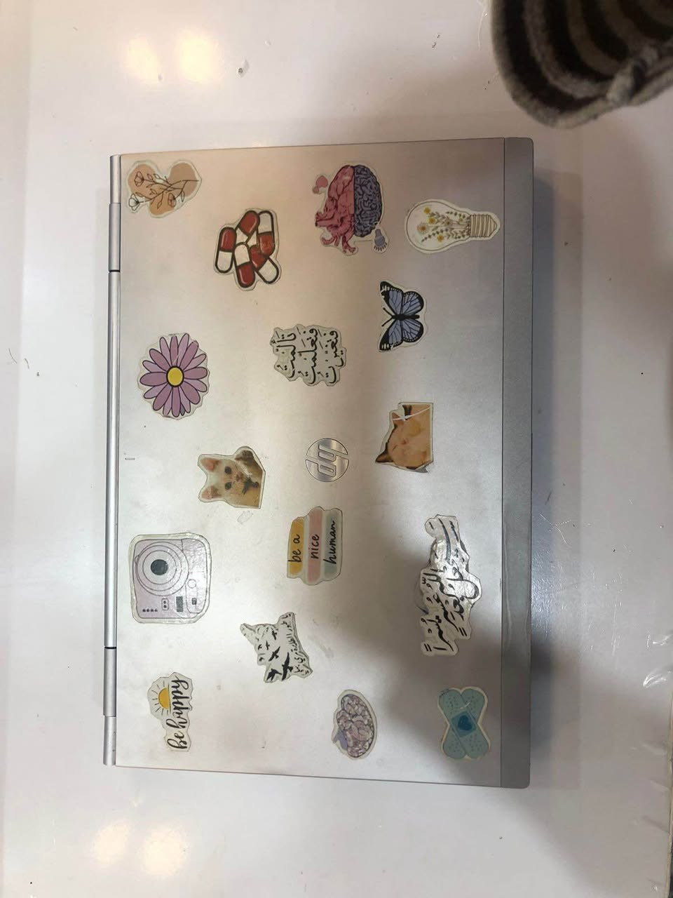 � مواصفات اللابتوب

الموديل:
HP EliteBook 8470p

المعالج:
Intel Core i5 (الجيل الثالث) – يدعم vPro

كرت الشاشة:
Intel HD Graphics (مدمج)

الشاشة:
14 إنچ
دقة HD (مناسبة للدراسة والاستخدام اليومي)

الذاكرة (RAM):
غالبًا 4GB أو 8GB DDR3 ⚠️ (تحتاج تأكيد)

التخزين:
غالبًا HDD أو SSD ⚠️ (تحتاج تأكيد الحجم والنوع)

الكيبورد:
إنجليزي + عربي ✨

مميزات إضافية:

 • جسم متين (سلسلة EliteBook معروفة بالتحمّل)
 • كاميرا أمامية
 • Wi-Fi
 • USB
 • DVD-RW
 • منفذ Docking Station
 • قارئ كروت SD

الحالة:
مستخدم – الحالة العامة جيدة
(ملاحظة: توجد ملصقات خارجية فقط، لا تؤثر على الأداء
السعر ٣٥٠ الف او بيه مجال العنوان بغداد شالجية *********** بغداد, العراق
