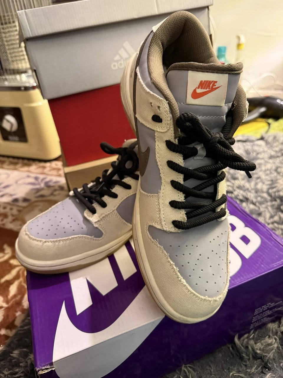 نايك جوردان لو دانك ترافس سكوت & سوني
قياس ٤٤  يلبس ٤٤ ونص هم

السعر ٣٥

متوفر توصيل بغداد والمحافظات


**إذا كنت صاحب هذا الإعلان وتريد حذفه لأي سبب، رجاءا أرسل رسالة إلى الدعم الفني**