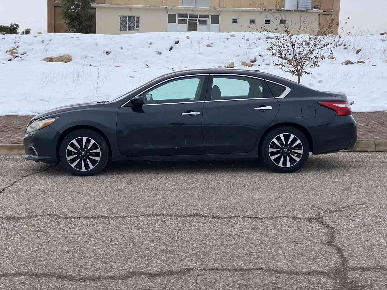 السلام عليكم
للبيع نيسان التيما موديل 2018
رقم اربيل بسمي
سعر  110ورقه عليها غرامات مرو ٤٠٠ الف ينزل من سعره 
تحويل وكاله تريد بشرط
مكينه وكير وتبريد كله بشرط وين ماتريد افحص
محرك 2500 المرغوب اربعه سلندر
مواصفات SV فول عده فتحه
بصمه 
ابواب بصمه 
صندوق بصمه
ردادات امامي خلفي جانبي كلو شغال
تحديد سرعه
تشغيل عن بعد
شاشه وكاميرا
وبعد بيها مواصفات
سيارا بيها ثلاث قطع امامي صبغ بدون دواخل بجم خلف كبس شرط رقم شاصي موجود مع صور 
ارباكات ما طاك كله سليمه 
سيارا احلى من صور سيارا نظيفه ما بيها مصرف
حجر كزوز بشرط
هاتف اسيا ***********
هاتف كورك *********** واتساب
هاتف كورك *********** واتساب
عنوان سياره قضاء عقرة بعيده عن اربيل وموصل ساعه
