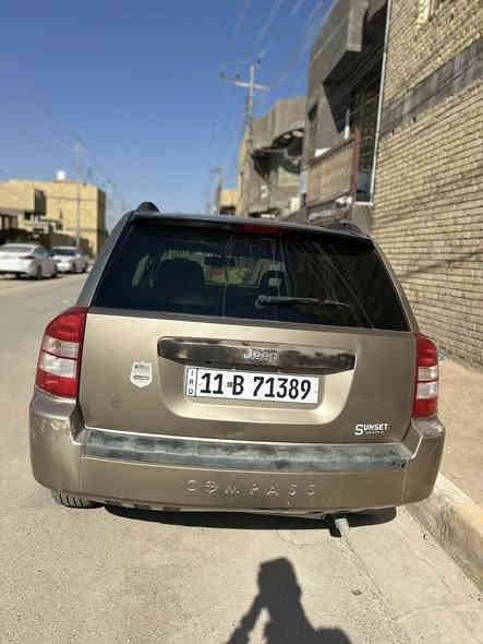 السلام عليكم 
جيب كومبارس للبيع موديل ٢٠٠٧ رقم بغداد ب اسمي شخصياً رقم دولي الانكليزي
مكينه كير اني شادهم انطيك بيهم ضمان
تبريد بدايه الصيف شديت منضومه جديده ( فريز + فان داخلي+ راديتر + كمبريسر ) 
كهربائيات كلها شغاله
حداديه ٧٥٪؜ 
تايرات ٨٠٪؜ 
باتري جديد 
تخم نوزلات 
تخم بلكات 
تخم مجاول 
حادث امريكا جاملغ خلفي عكس السايق وشويه من الباب ومعمرات بدون تبديل 
ونضربت عندي باب خلف السايق وبدلته 
نقصها شريط ستيرن هورن ما يشتغل 
مسنن مال جامه خلف السايق ما حصلته ماطور شغال وجامه جديده
سنتر لوك من الداخل يشتغل من الريمونت ما يشتغل 
السعر ٦٠ وبيها مجال 
عنوان السياره 
ذي قار / ناصريه / حي اور / قرب دار المسنين 
للتواصل 
‎*********** احمد علي
