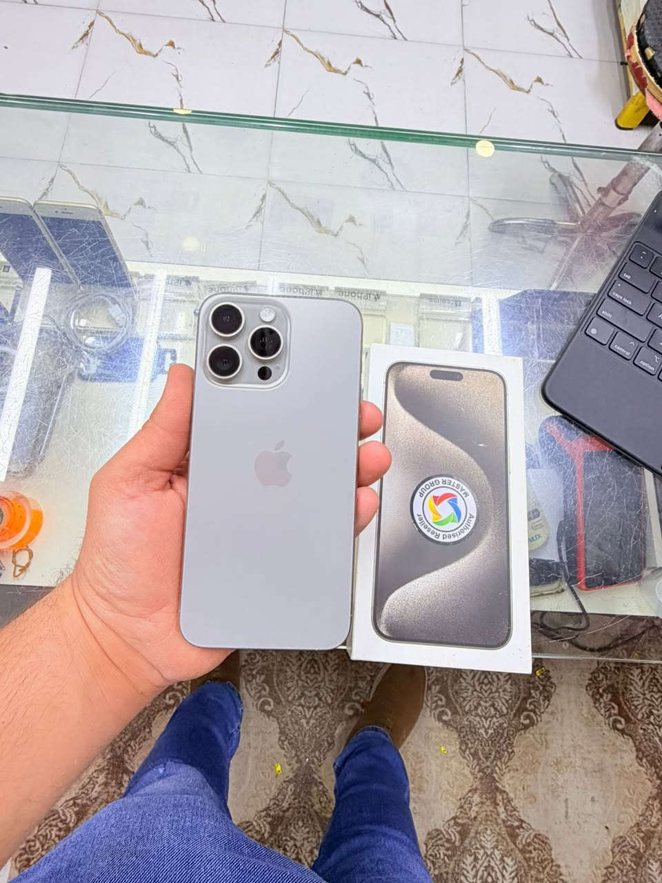 ايفون 15 برو ماكس الماستر AAA
شرق اوسط بطارية 89 
ذاكرة 256 وملحقاته كاملة نظافته ١٠٠/١٠٠  
((( السعر ادخلي خاص اكتبلي تم ويجيك السعر مباشرة ❤️‍🔥❤️‍🔥❤️‍🔥❤️‍🔥 )))
وشعندك للبيع او مرواس او تشتري كلشي نستقبل راسلني عالخاص عنواني النجف 
*********** رقمي هذا للاستفسار
