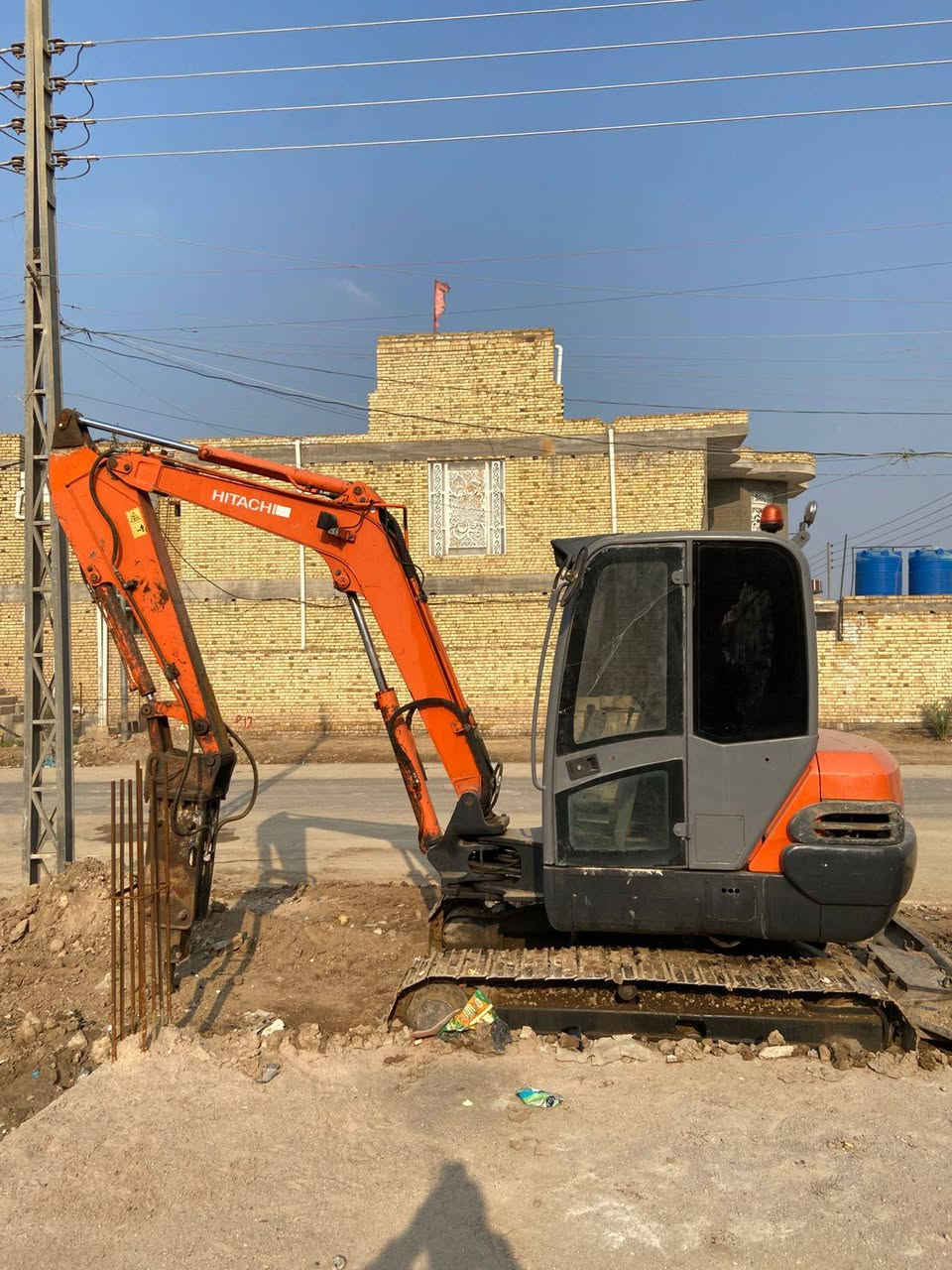 حفارة هيتاشي حجم 50 جاهزه للعمل نقار وكيله رقم سليمانيه تحويل ثاني يوم للأستفسار ***********
