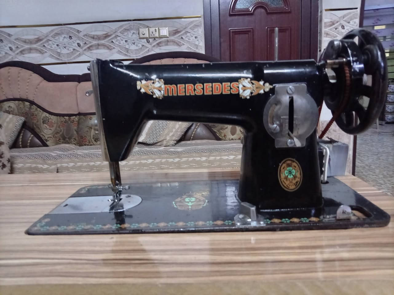 مكينه خياطه مارسيدس ألماني الصنع نضافه عاليه خياطه انواع الاقمشه والفيزون السعر على الخاص


**إذا كنت صاحب هذا الإعلان وتريد حذفه لأي سبب، رجاءا أرسل رسالة إلى الدعم الفني**