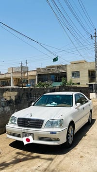 ملكة كراون للبيع موديل  ٢٠٠٢ ابيض صدفي كرستال اصل  رقم سليمانيه تحويل ...