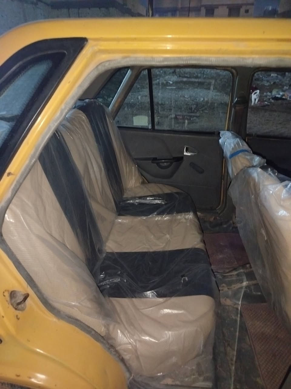 سلام عليكم موديل ٢٠٠١٢  كير مكينه خير من الله رقم النكليزي السياره بسمي تحويل ثاني يوم كشر حلو السعر ٢٢ رقم ***********
