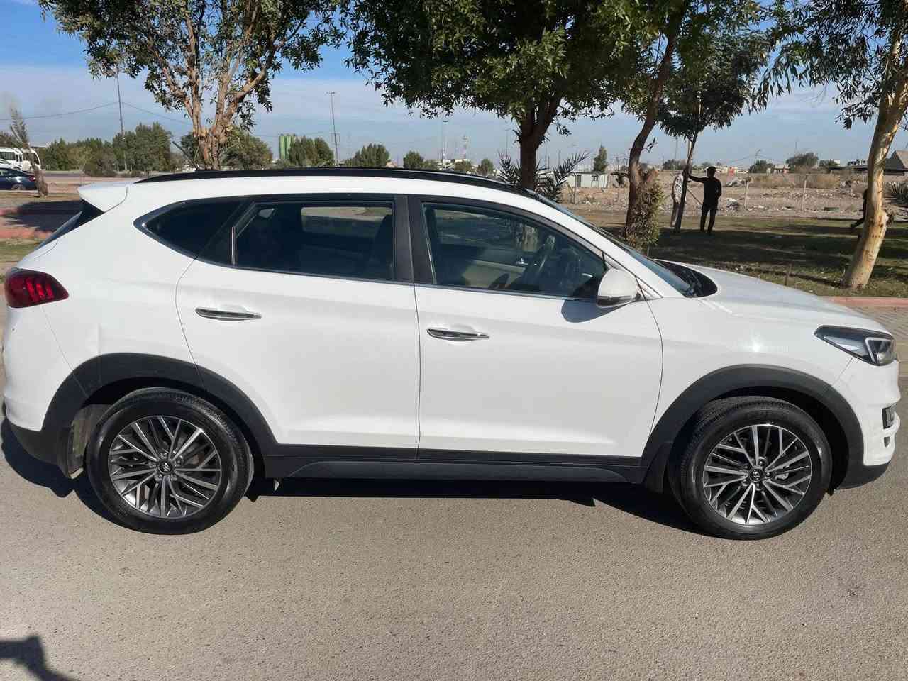 توكسان موديل 19
خليجي 
ماشيه 57
هزه جديده 
مكان السياره بغداد ناحيه الرشيد قرب قاعه الحميري
سعر 199
***********
